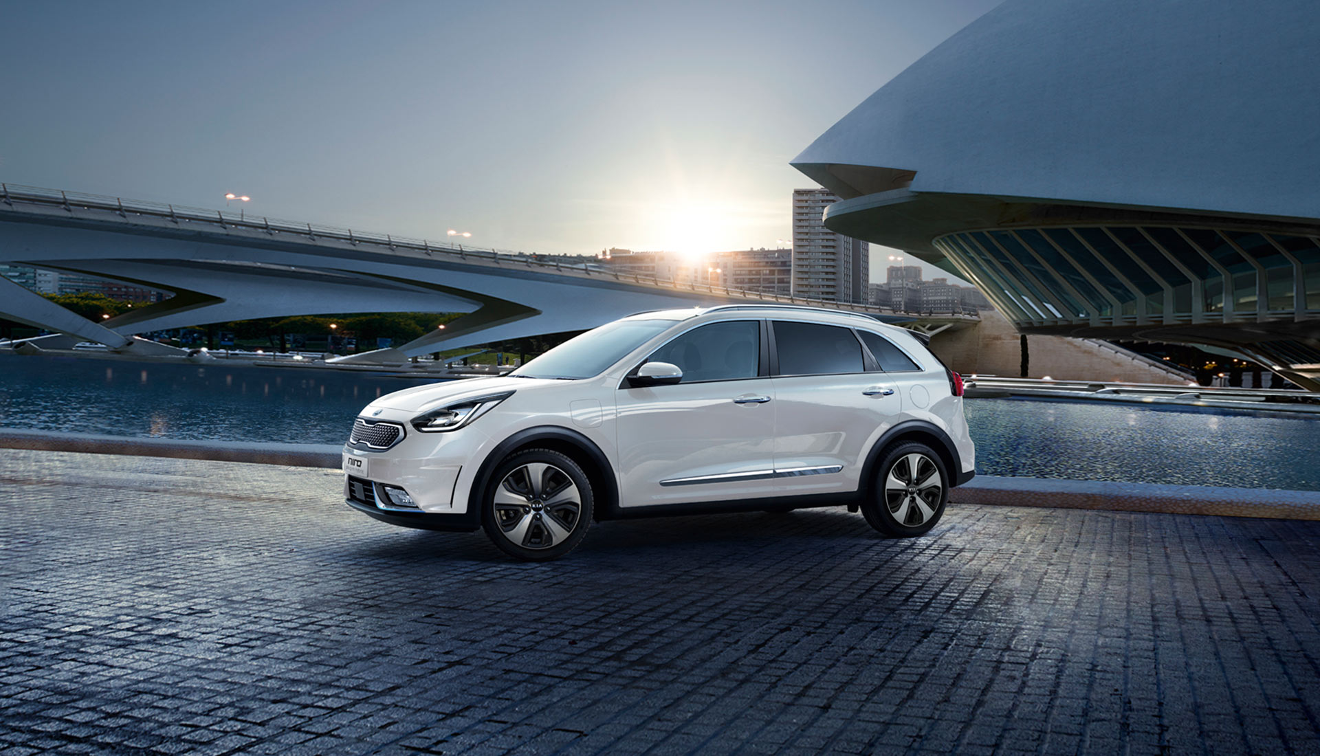 Discover The New Kia Niro Plug In Hybrid Motors Europe Kia Niro Plug In Hybrid